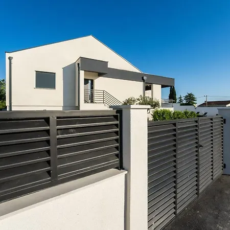 Barbara-holiday With Sea View Villa *